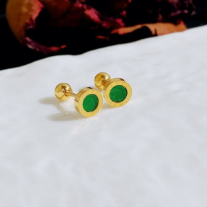 Золотистые серьги-пусеты с зеленым диском CJC97729 Золотистые серьги-пусеты с зеленым диском CJC97729