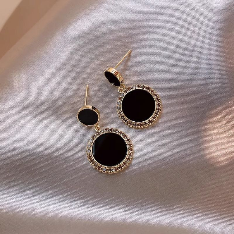 Черные серьги с цирконом в виде геометрического круга CJX82730