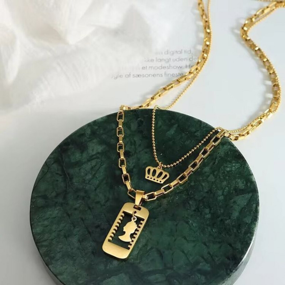 Многослойное колье с подвеской в виде замка и логотипа J10554CJJ Многослойное колье с подвеской в виде замка и логотипа J10554CJJ