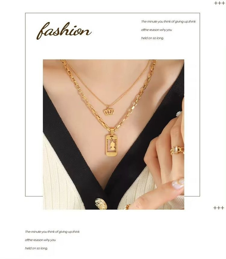 Многослойное колье с подвеской в виде замка и логотипа J10554CJJ Многослойное колье с подвеской в виде замка и логотипа J10554CJJ