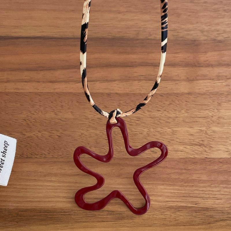 Тонкая цепочка с крупной ажурной подвеской в форме цветка CJN85846