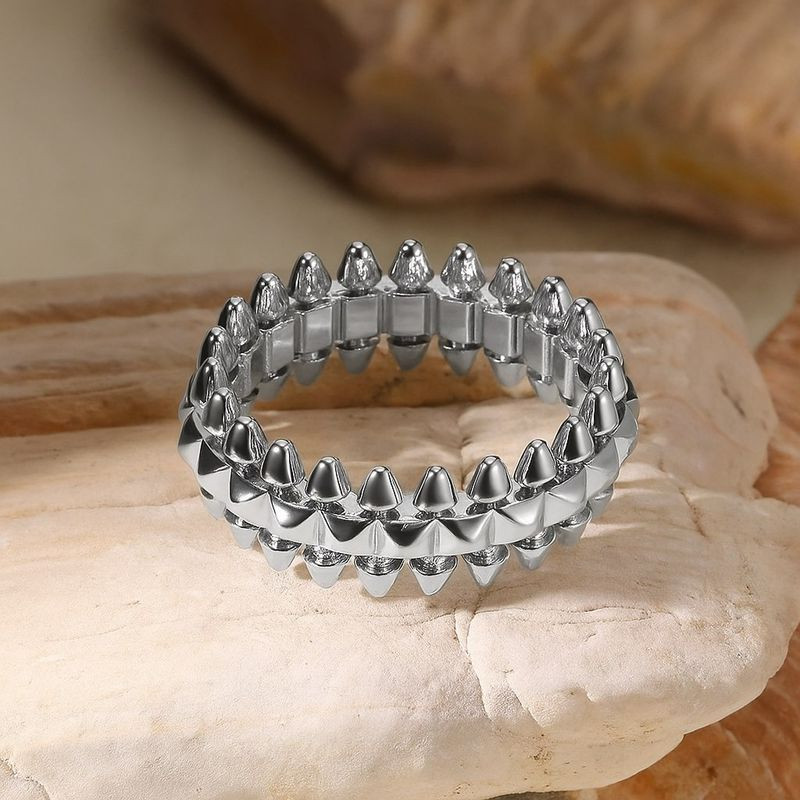 Стальное кольцо с острыми шипами по всему периметру 1J12069CJJ
