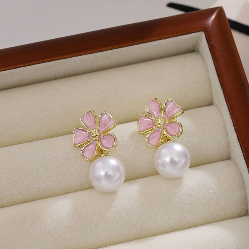 Нежные серьги-пусеты Розовые бутоны с подвесным жемчугом CJG33135