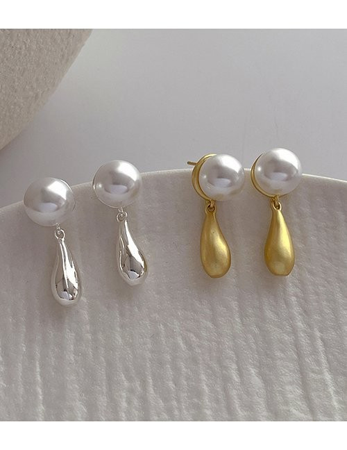 Серьги-пусеты с жемчугом и матовыми каплями M09379