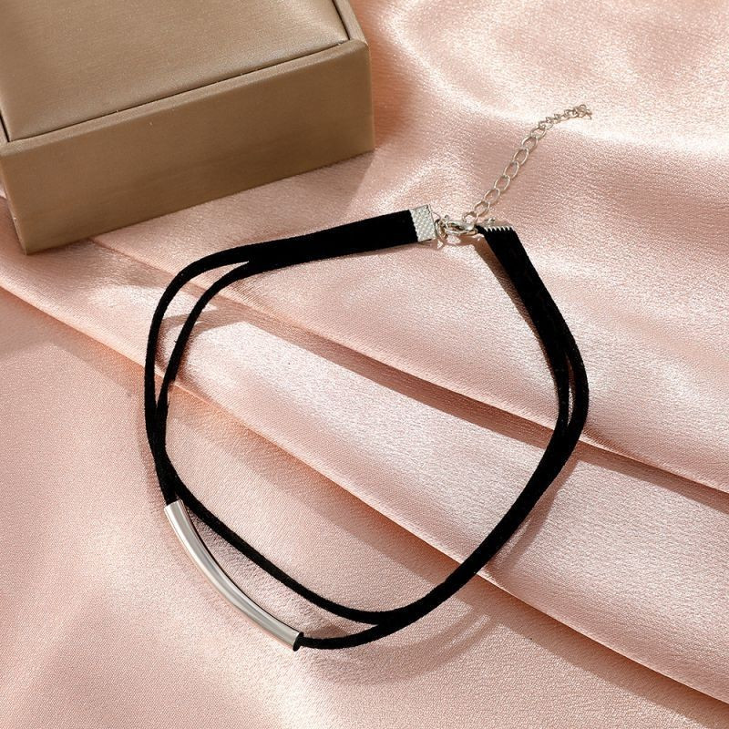 Тонкий чокер с металлической цилиндрической вставкой CJG78659