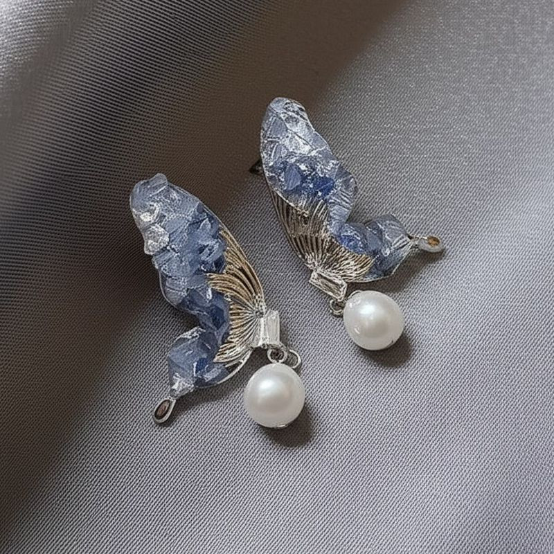 Серьги-пусеты Бабочки с голубой эмалью и жемчугом 1J10434CJJ