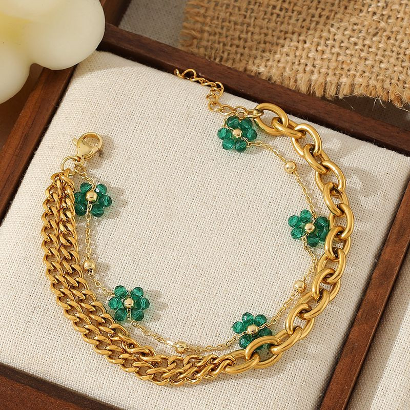 Браслет многослойный с разноцветными клеверами и бусинами CJN36866