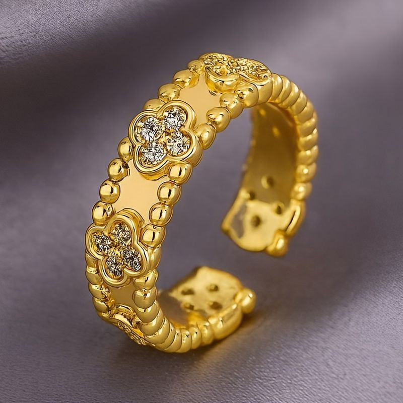 Разомкнутое кольцо с клевером и фактурным краем 1J12070CJJ