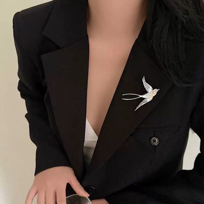 Стальная брошь ласточка J10074CJJ Стальная брошь ласточка J10074CJJ