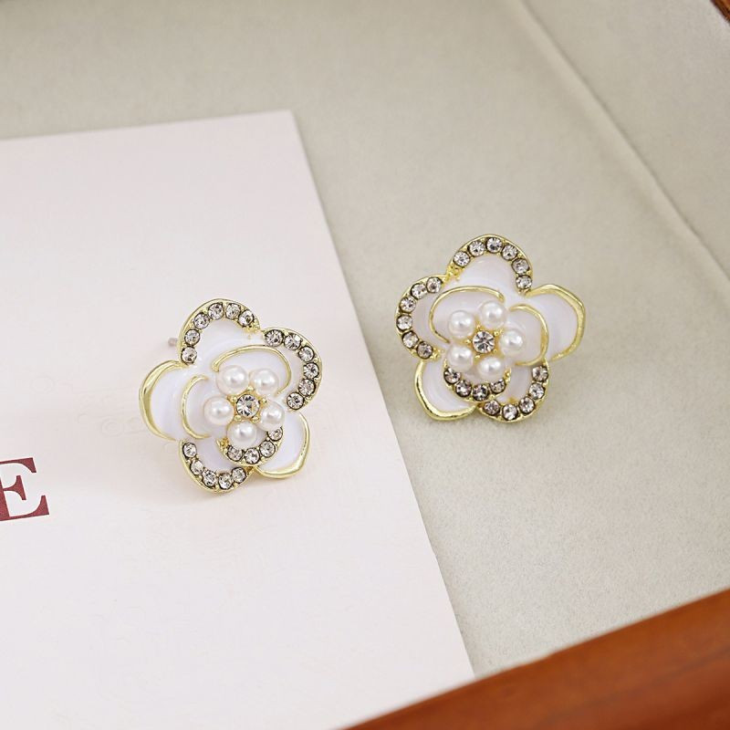 Сияющие серьги-пусеты Белоснежные цветы с кристаллами CJG33022