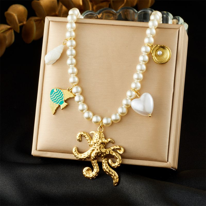 Бусы из белого жемчуга с массивными подвесками в форме сердец CJR62688 Бусы из белого жемчуга с массивными подвесками в форме сердец CJR62688