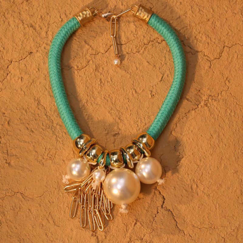 Бирюзовый чокер из текстиля с каскадом жемчужных подвесок CJP62758 Бирюзовый чокер из текстиля с каскадом жемчужных подвесок CJP62758