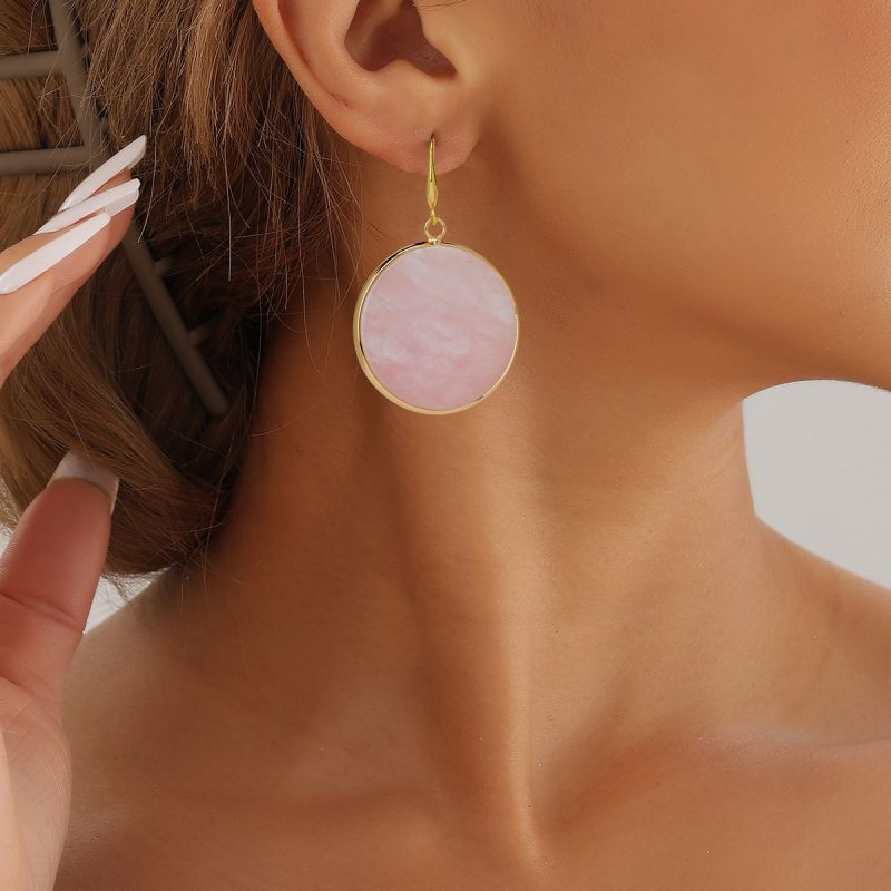 Золотистые серьги-кольца с розовыми перламутровыми дисками CJP83111 Золотистые серьги-кольца с розовыми перламутровыми дисками CJP83111