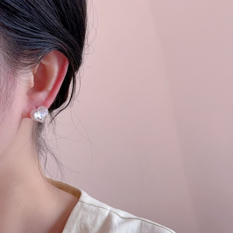 Романтичные серьги-пусеты сияющие сердца CJP97360