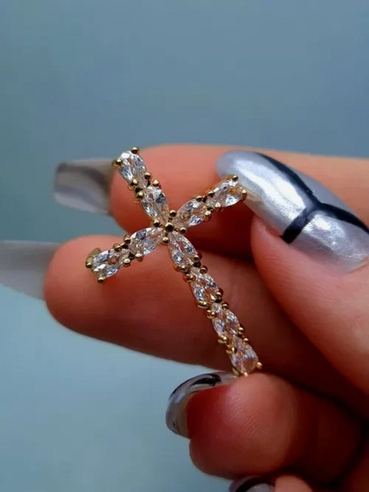 Стальная брошь с напылением золотом крест J10077CJJ Стальная брошь с напылением золотом крест J10077CJJ