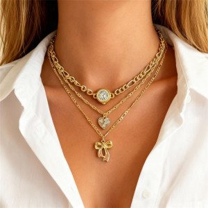 Многослойное колье с крупными цепями и медальоном CJT15124 Многослойное колье с крупными цепями и медальоном CJT15124