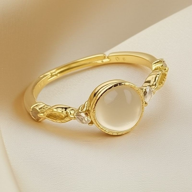 Кольцо с круглой вставкой из перламутра и декором 1J11806CJJ