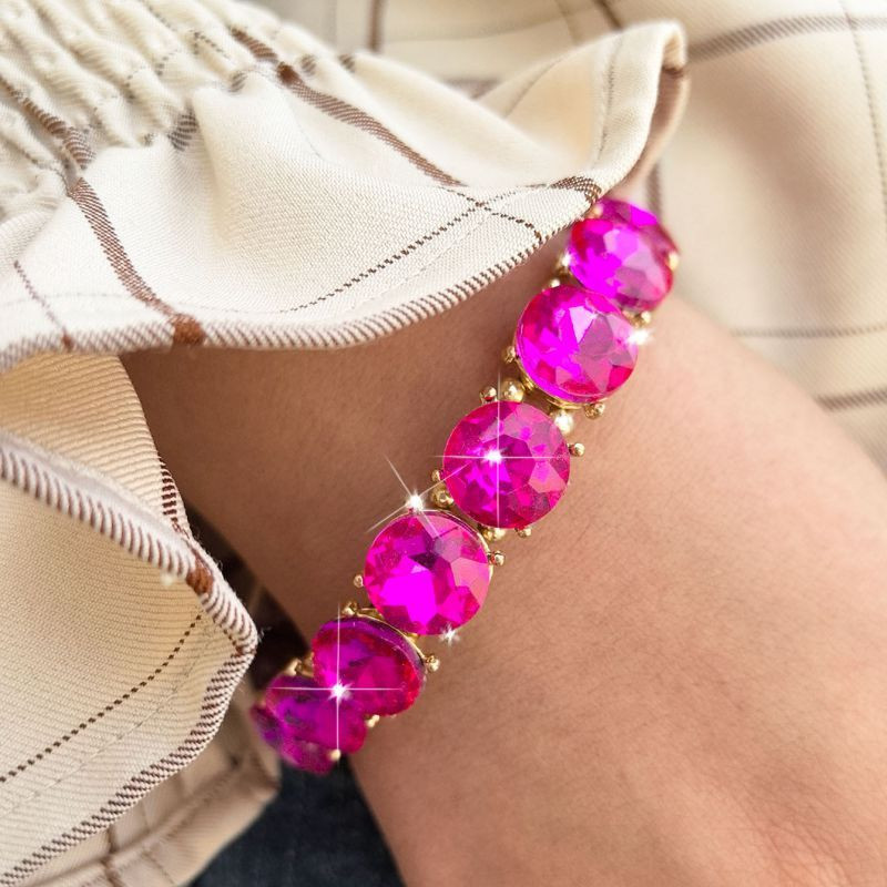 Браслет жесткий на шарнире с россыпью крупных кристаллов CJN32397