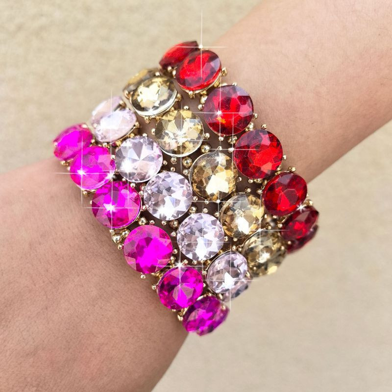 Браслет жесткий на шарнире с россыпью крупных кристаллов CJN32397