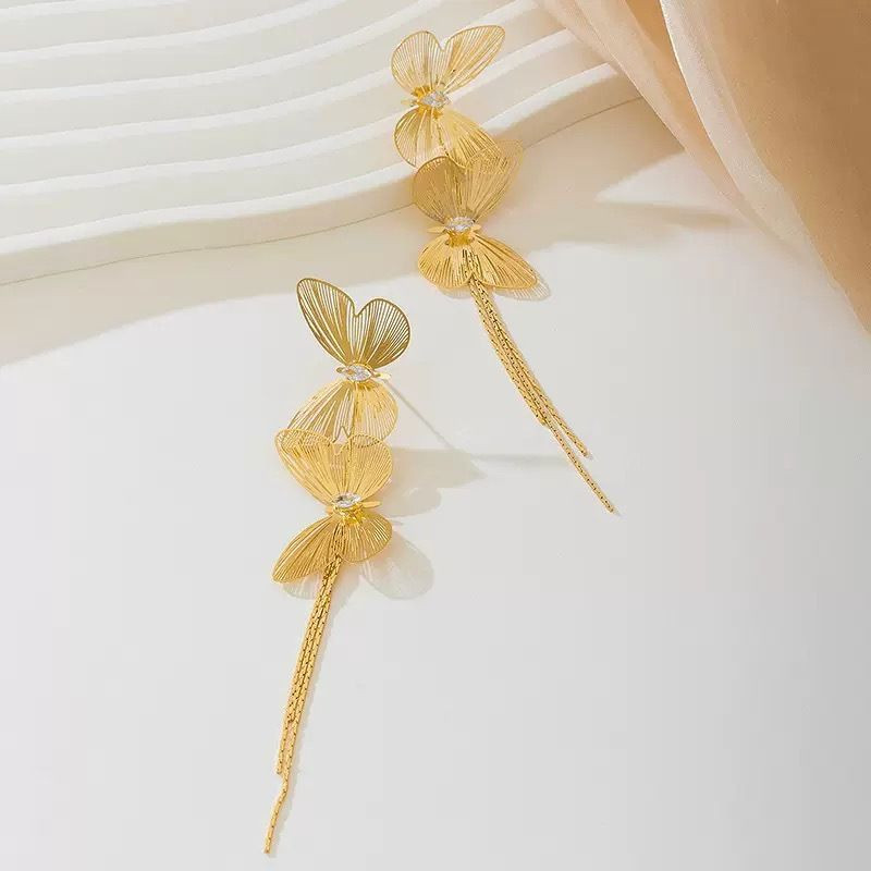 Длинные серьги с золотистыми бабочками CJL97465 Длинные серьги с золотистыми бабочками CJL97465