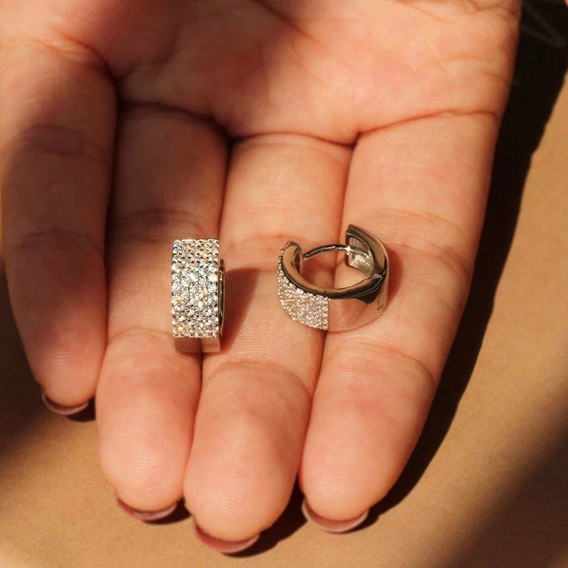 Широкие серьги-конго с паве из страз CJR87102