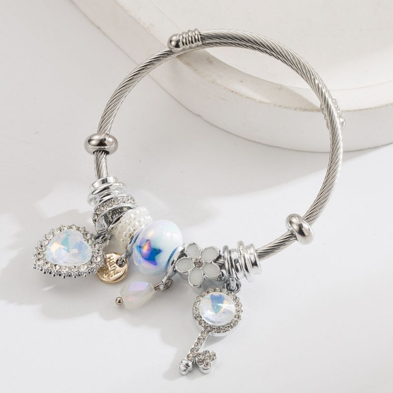 Жесткий браслет CJN81520