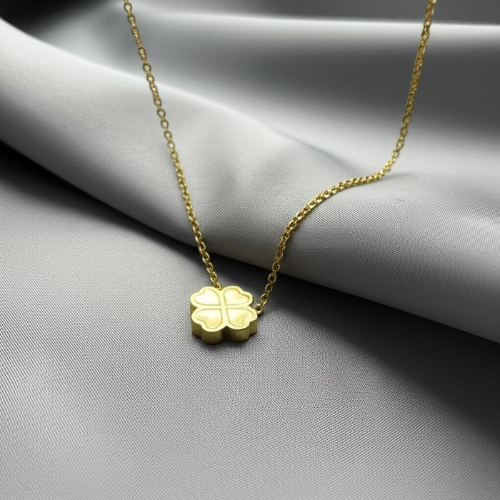 Романтичная цепочка с кулоном в виде ажурного клевера-сердца J10100CJJ