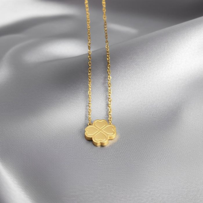 Романтичная цепочка с кулоном в виде ажурного клевера-сердца J10100CJJ
