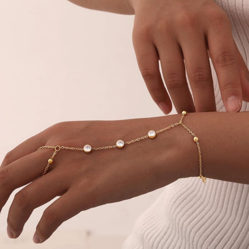 Браслет слейв жемчужная роса с аккуратными вставками Браслет слейв жемчужная роса с аккуратными вставками