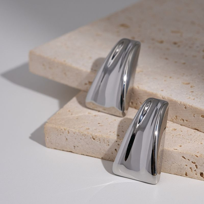 Серебристые серьги-пусеты Трапеция CJG35677