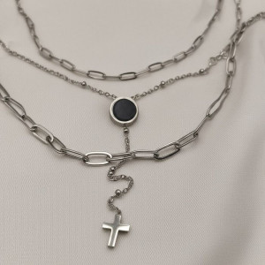 Многослойное колье из цепей разного плетения с медальоном и крестом J10559CJJ Многослойное колье из цепей разного плетения с медальоном и крестом J10559CJJ