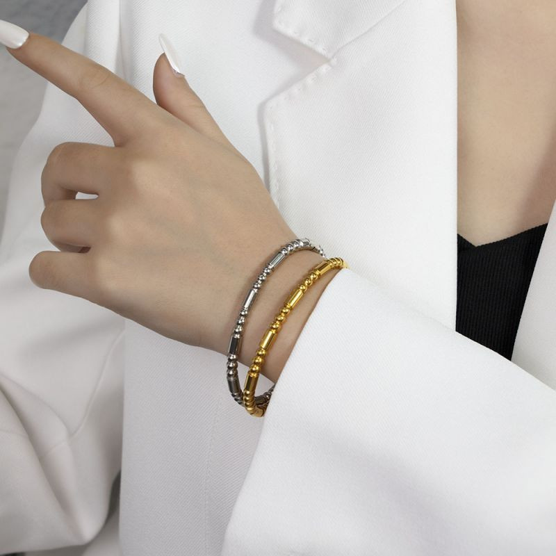 Браслет жесткий с алмазной гранью и фактурной поверхностью CJL30251