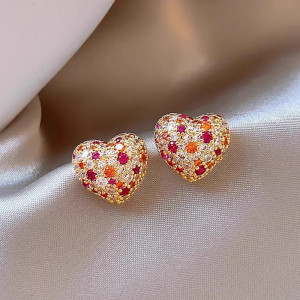 Серьги-пусеты «Объемные сердца» с кристаллами CJR87104 Серьги-пусеты «Объемные сердца» с кристаллами CJR87104