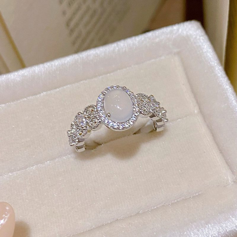 Серебряное винтажное кольцо с камнем CJZ37373