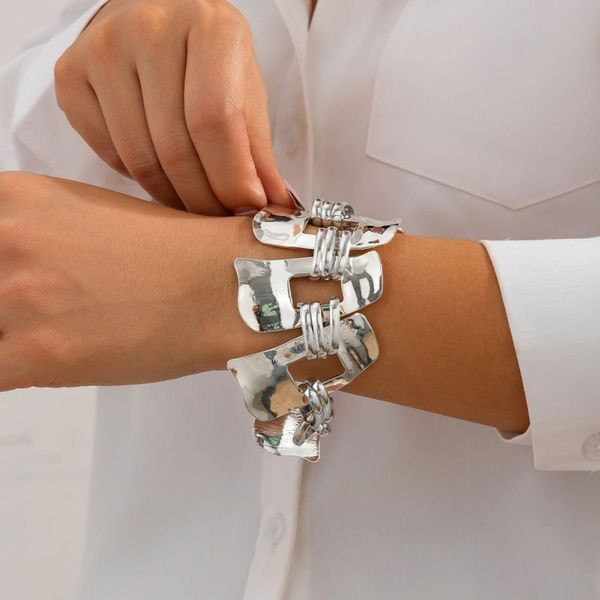 Жесткий браслет CJK24543 Жесткий браслет CJK24543