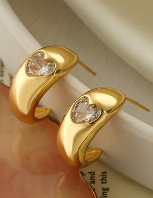 Объемные серьги-пусеты «Сердце» золото M11767 Объемные серьги-пусеты «Сердце» золото M11767