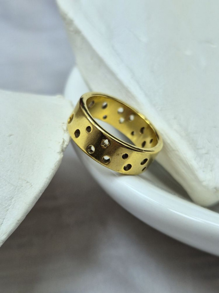 Широкое стальное кольцо с перфорацией J11367CJJ