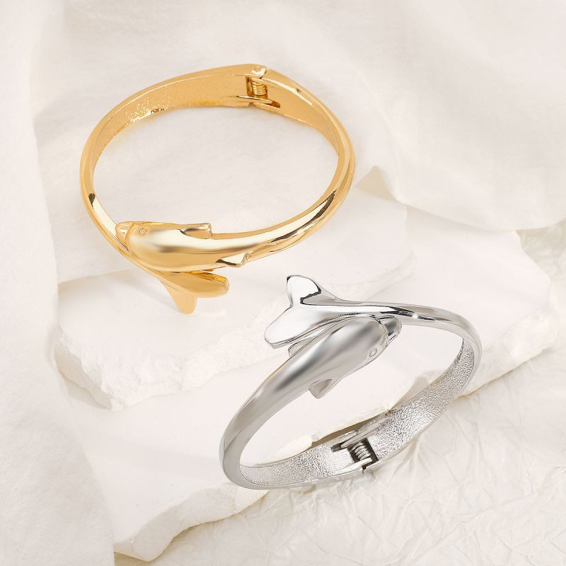 Браслет жесткий разомкнутый в виде головы пантеры CJL32211