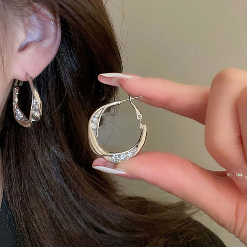 Серьги-конго с гравировкой и стразами CJH83921