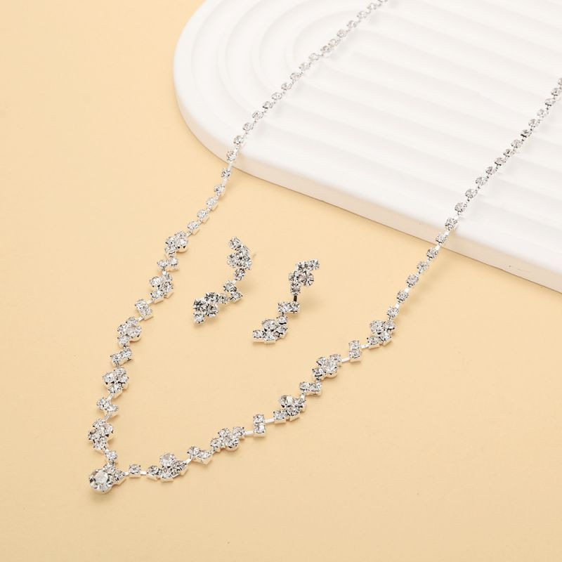 Комплект бижутерии CJH23011 Комплект бижутерии CJH23011