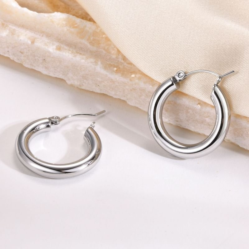 Гладкие золотистые серьги-кольца CJC96188