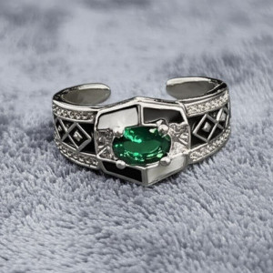 Кольцо с цирконом в классическом касте 1J11685CJJ