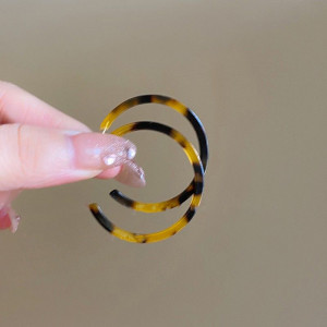 Серьги-конго с двойным ободком и черепаховым принтом CJJ09892 Серьги-конго с двойным ободком и черепаховым принтом CJJ09892