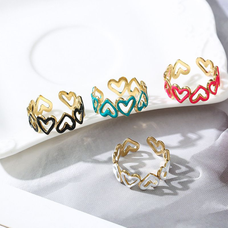 Узкое кольцо с сердечками и цветной эмалью CJL13490