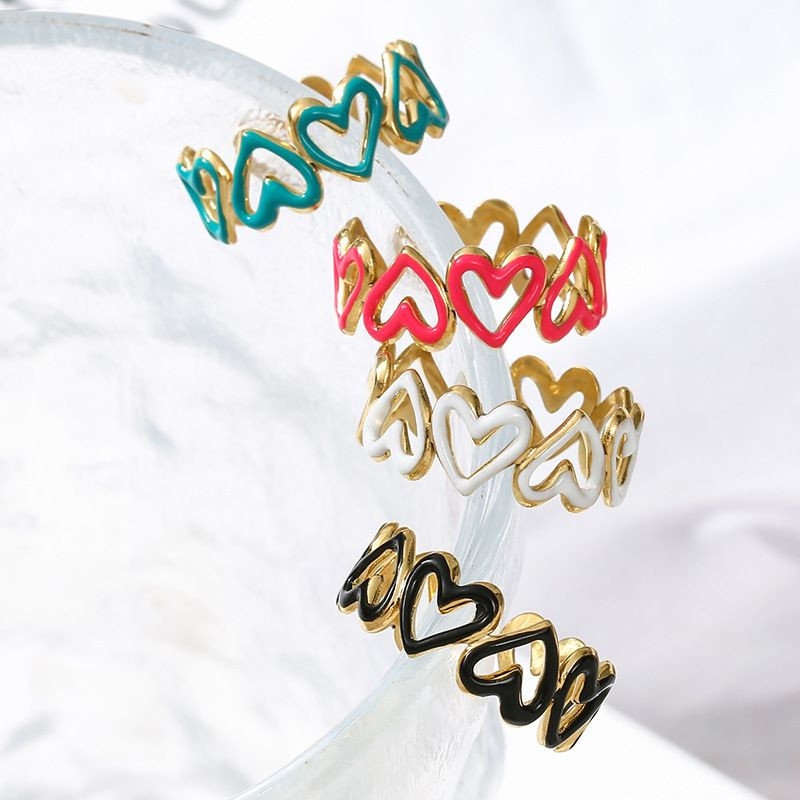 Узкое кольцо с сердечками и цветной эмалью CJL13490