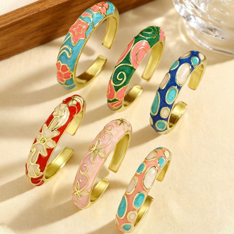 Кольцо с эмалевым цветком CJZ24915