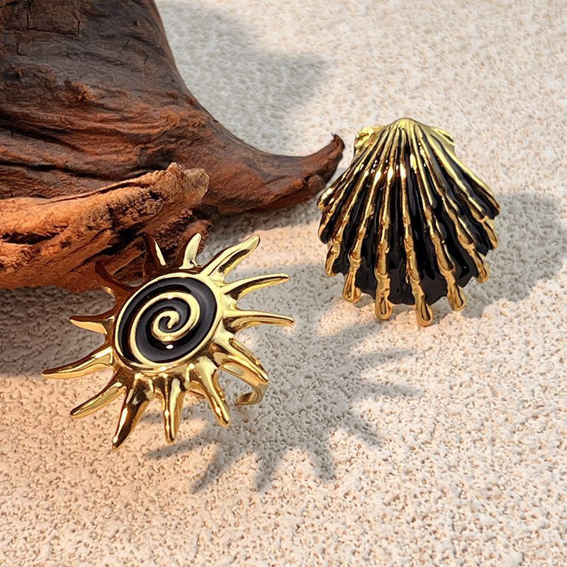 Фантазийное кольцо в форме солнца с черной эмалью CJN76661