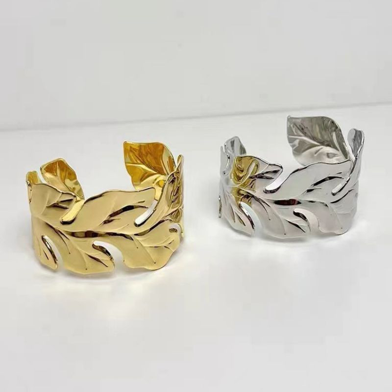 Жесткий браслет CJH94690 Жесткий браслет CJH94690