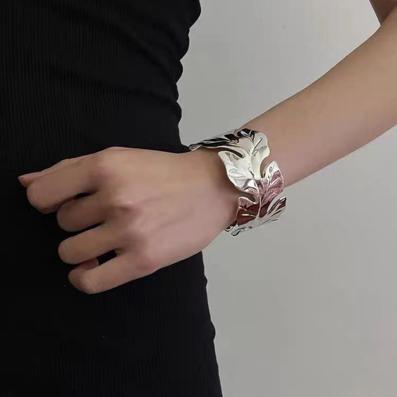 Жесткий браслет CJH94690 Жесткий браслет CJH94690