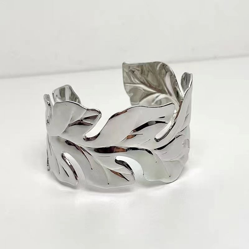 Жесткий браслет CJH94690 Жесткий браслет CJH94690